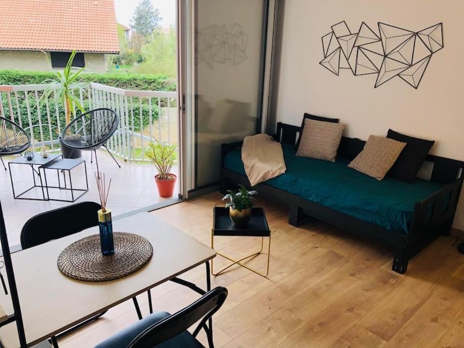 Studio Moderne, Terrasse Et Parking Lägenhet Romans-sur-Isère Exteriör bild